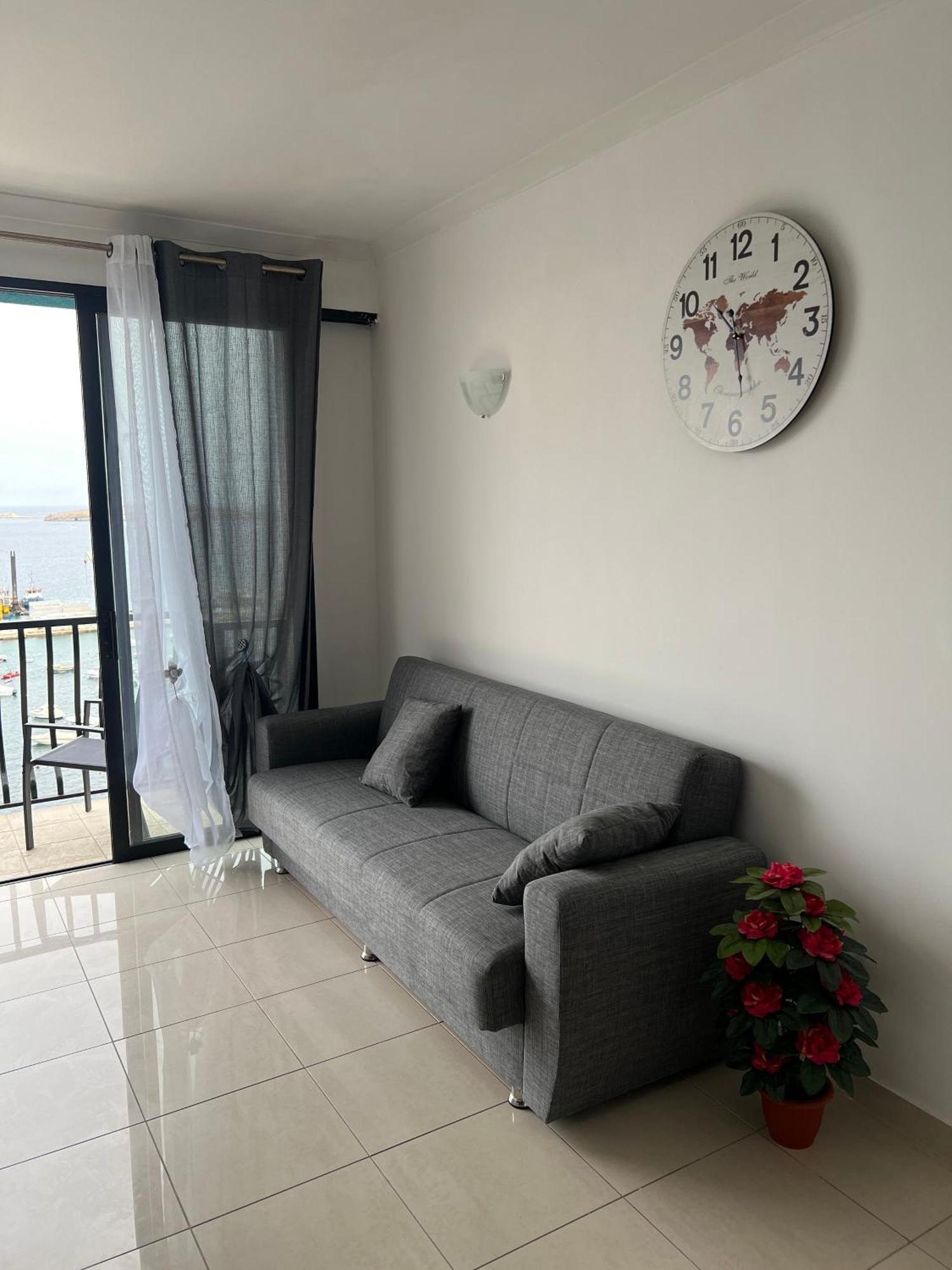 Sea View Penthouse Daire St. Paul's Bay Dış mekan fotoğraf