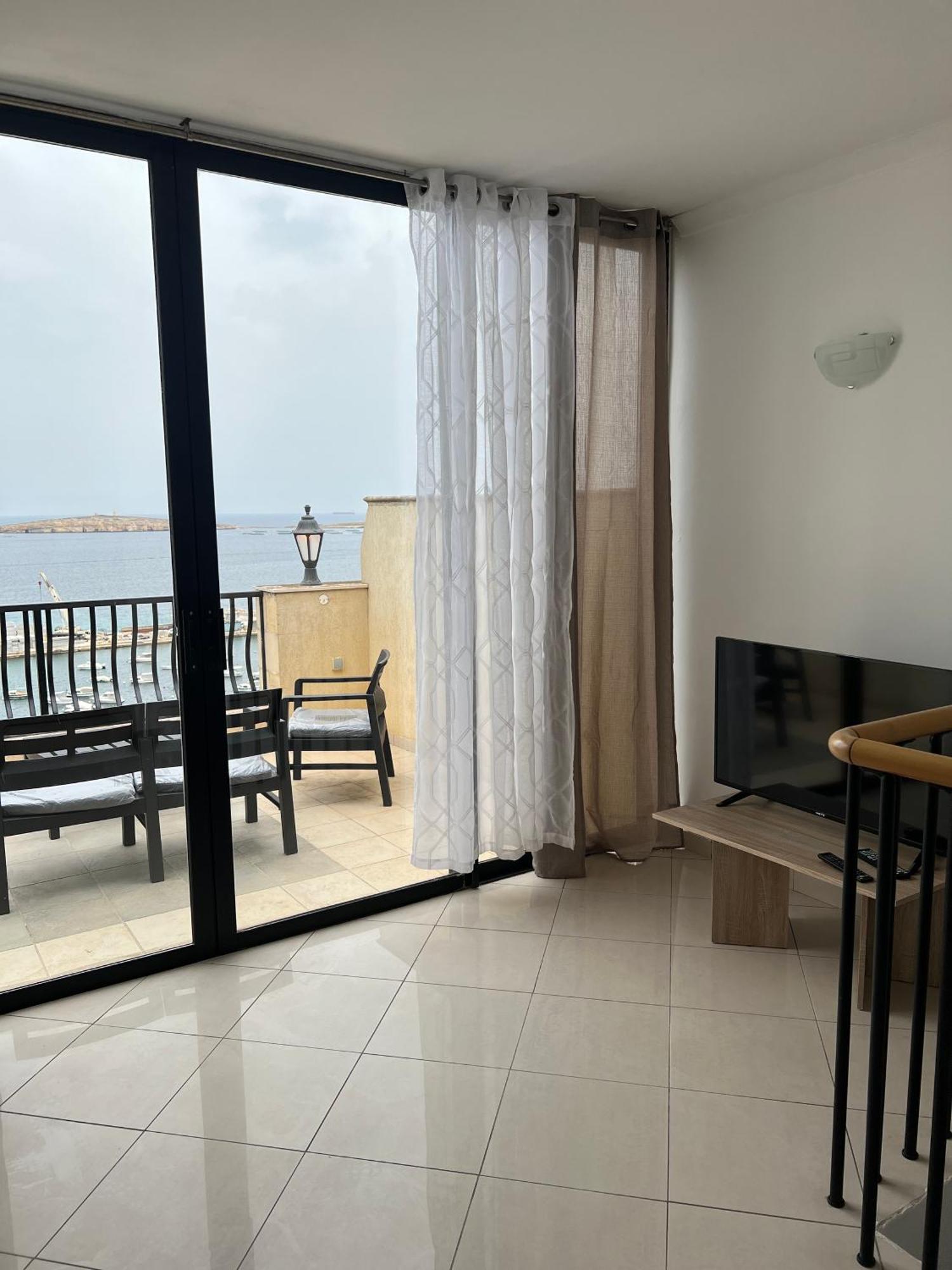 Sea View Penthouse Daire St. Paul's Bay Dış mekan fotoğraf
